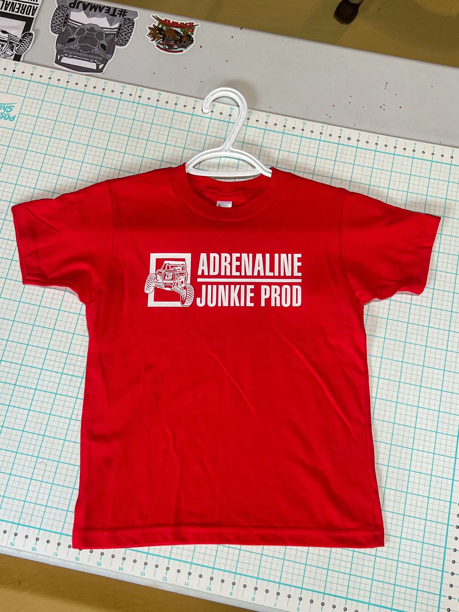 AdrenalineJunkieProd - Kids T-Shirt - Red
