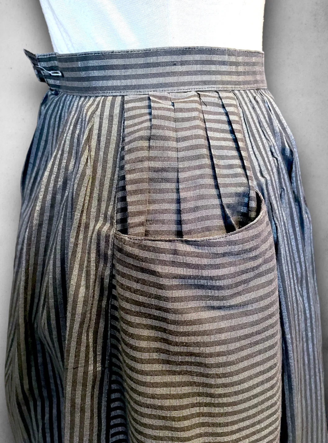 Vintage Grey & Black Stripe Pleated Bubble Skirt with Pockets